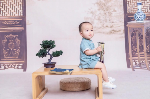 偃师宝宝眼袋发黑